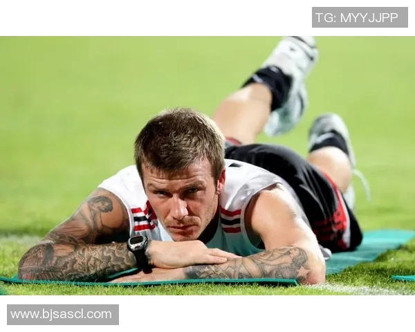 足球明星墙面装饰艺术照片精选展现球场魅力与激情的完美结合